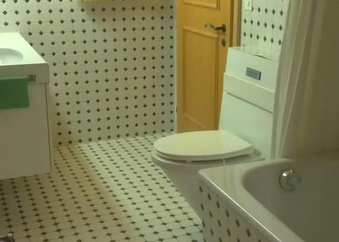 3 Bedroom Classic In By Smiling House בית נופש *