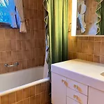 3 Bedroom Classic In By Smiling House *